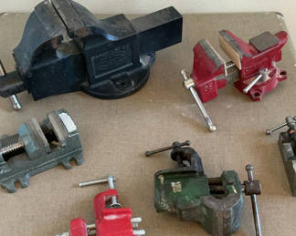 Lot 46: Collection of vintage bench vises and clamps