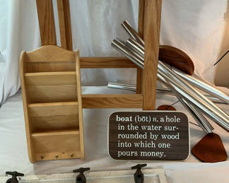 Lot 198: Small Wood Decor