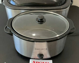 Lot 154: Aroma Roaster Oven And Crockpot