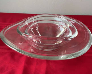 Lot 52: Three Glass Oval Bowls