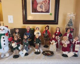 More Carolers than what is pictured, Annalee Dolls
