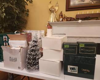 Department 56 North Pole, Williamsburg, Colonial Village, Heartland Village and Dickens Houses/Accessories