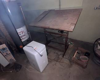 Drafting table