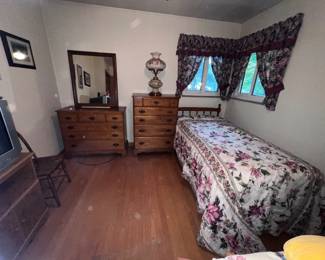 Twin bedroom set