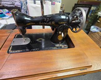 Vintage Singer Sewing Machine (not working, needs belt and other work, but not frozen up). Model AF095840