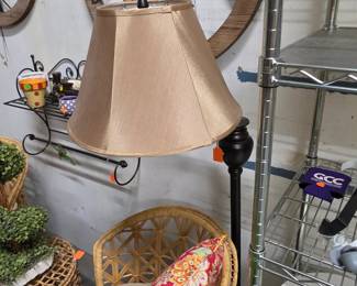 Floor lamp