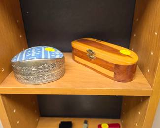 Jewelry / trinket boxes