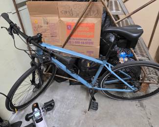Women's Specialized Mountain Bike - Excellent Condition!