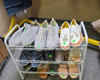 Women's Shoes - Size 7 to 7.5