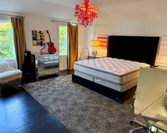 Guest room furniture