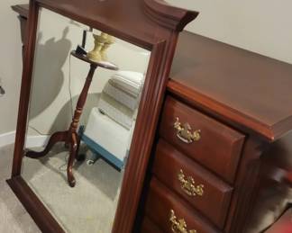 PRESALE - SUMTNER CABINET CO. -$80 CHEST OF DRAWERS AND MATCHING $120 DRESSER WITH MIRROR IN EXCELLENT CONDITION