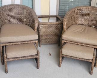 PRESALE - $60 - 5PC PATIO SET PLEASE NOTE TABLE NEEDS A TOP.