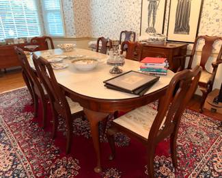 Henkel Harris mahogany dining table and 8 chairs in mint condition