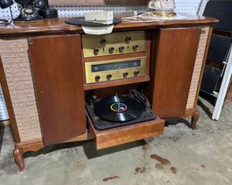 mid century high fidelity by Fisher