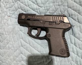Taurus Millennium PT-111 9mm