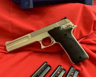 Smith & Wesson stainless steel model 622 22 cal.