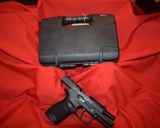 sig sauer p320 box 3 mags.