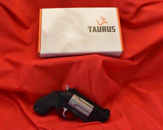 Tarus defender