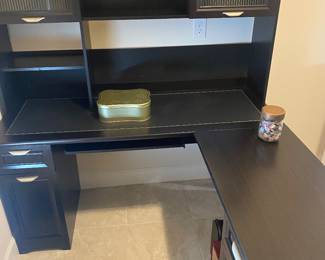 Very nice desk with glass inserts in cabinets
