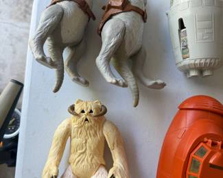 Vintage Star Wars Tauntaun figures and Wampa with astromech droid