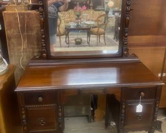 Mahogany Vanity w/Mirror