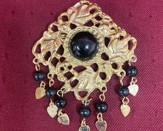 Goldtone Brooch w/Black Stones
