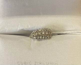14 KT Ring w/Diamonds- 2.7 Grams