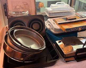 Moore bakeware