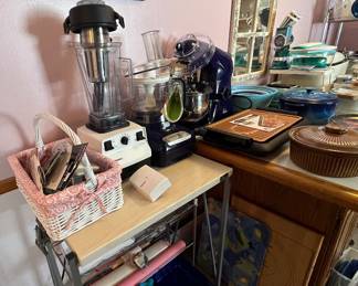 Origami kitchen stand