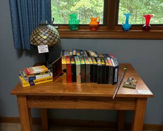 Beautiful Tiffany Style Lamp & Desk
