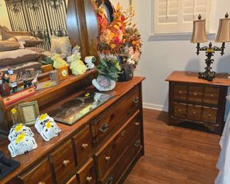 dresser with mirror