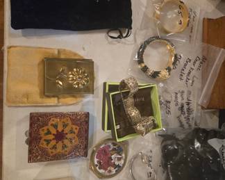 compact and jewerly