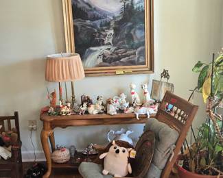 sofa table, artwork, misc figurines