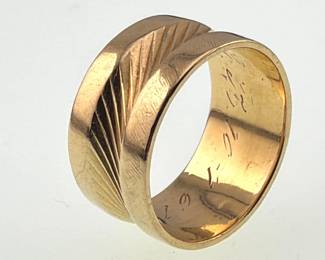 14kt wedding band, ring size 7