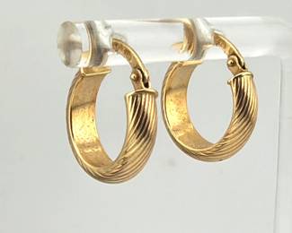 Pair of 14kt round ribbed hoops