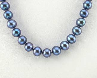 14kt Tahitian pearl necklace; 18"L