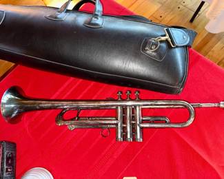 1982 Vincent Bach Stradivarius Pro Series trumpet with Vincent Bach mouthpiece