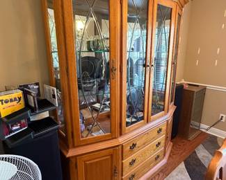 Oak china cabinet 