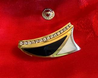 Ladies gold pendant/brooch 
