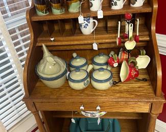 Small Kitchen desk and quantities of tableware