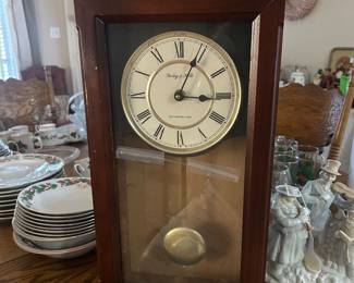 Chiming clock