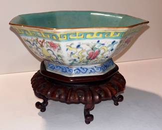 147 Chinese Tongzhi Famille Rose Porcelain Hexagon Footed Bowl w/ Wooden Stand (1862-1874)