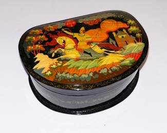 107 Russian Laquer Palekh Box "Dead Princess and the Seven Bogatyrs"