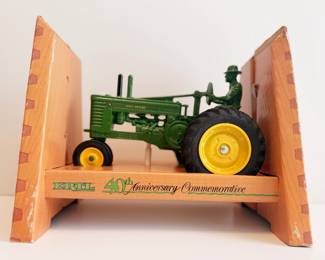 340 Ertl 40th Anniversary John Deere Tractor w/ Box