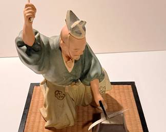 29 Hakata Urasaki "The Sculptor" Japanese Figurine w/ Bamboo Mat
