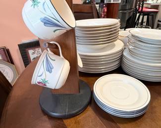 Wallace Dinnerware Collection– Wallace dinnerware featuring a classic white design with gold trim. Includes dinner plates, salad plates, bowls, mugs, serving platters, and additional coordinating pieces. A timeless collection for everyday dining or special occasions. Items sold individually unless noted.