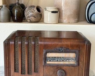 1937 Sears, Roebuck & Co. Silverton 4765 tabletop tube radio (front), with Art Deco Burl walnut front panel