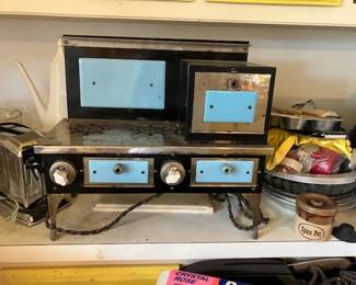 Antique child's electric stove/oven...original Easy Bake