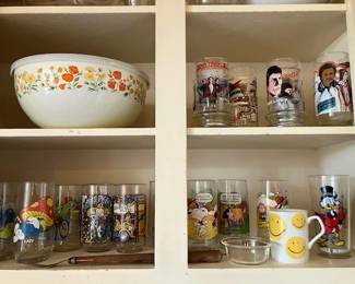 Collectible glasses, Star Wars, Star Trek, Smurf, Muppets.