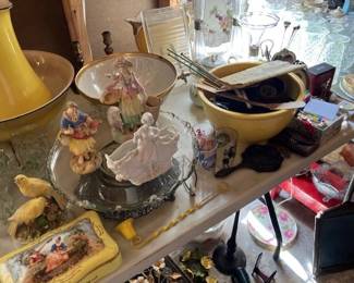 Texas Centennial glasses, antique figurines.